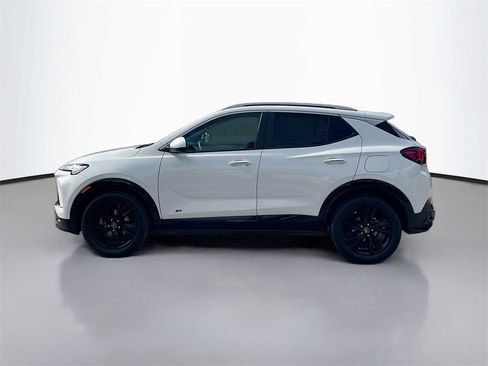 Used 2025 Buick Encore GX Sport Touring image 4