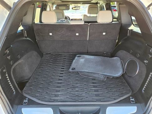 Used 2018 Jeep Grand Cherokee Limited image 18