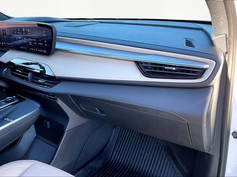 Used 2025 Buick Enclave Preferred w/ Power Package image 19