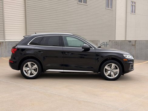 Used 2018 Audi Q5 2.0T Premium Plus w/ Premium Plus Package AWD/4WD image 2