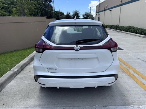 Used 2021 Nissan Kicks S FWD image 6
