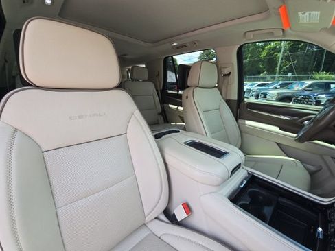 Used 2021 GMC Yukon Denali w/ Denali Premium Package RWD image 24