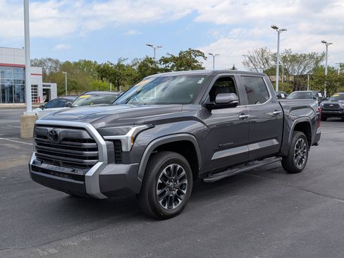 Used 2025 Toyota Tundra Limited AWD/4WD image 4