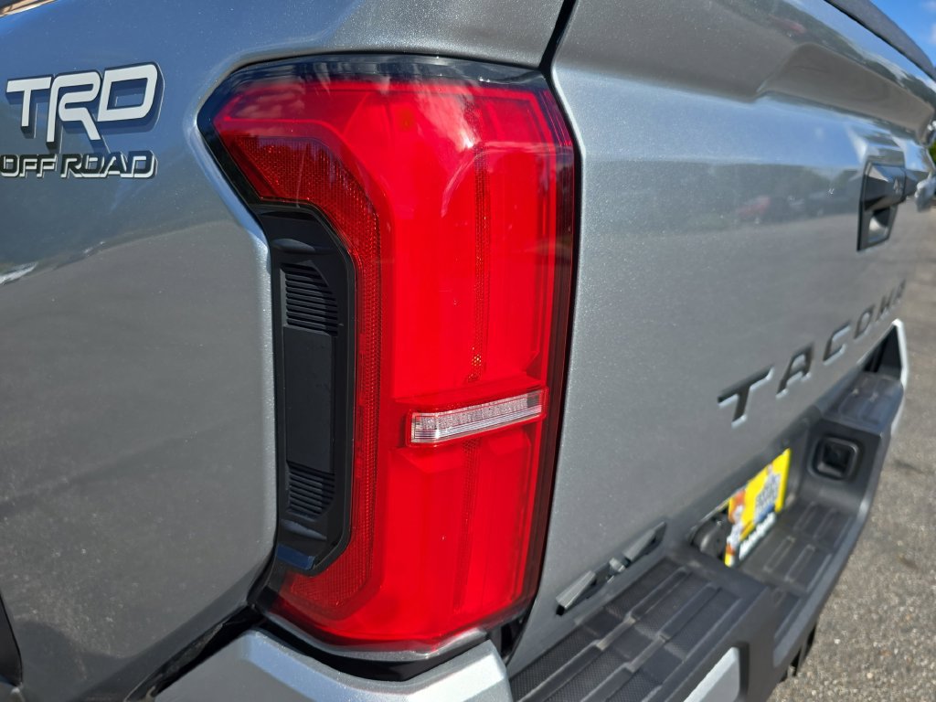Used 2026 Toyota Tacoma TRD Off-Road AWD/4WD image 36