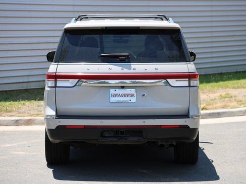 Used 2023 Lincoln Navigator Reserve AWD/4WD image 5