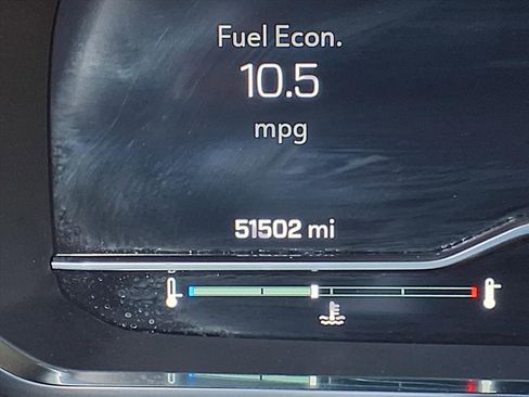 Used 2024 Chevrolet Suburban LT image 36