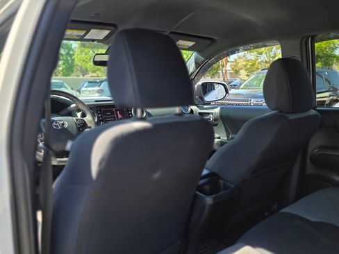 Used 2020 Toyota Tacoma TRD Sport w/ Technology Package AWD/4WD image 16