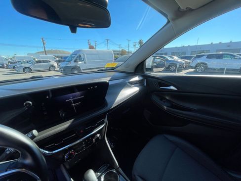 Used 2025 Buick Encore GX Preferred image 35