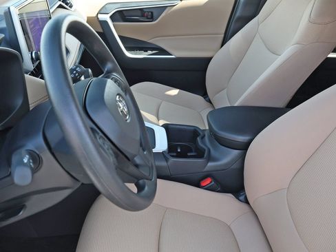 Used 2025 Toyota RAV4 LE AWD/4WD image 13