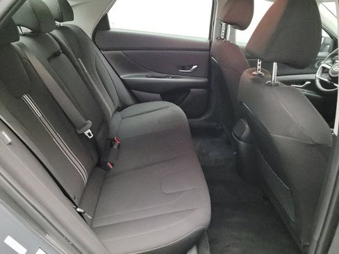 Used 2025 Hyundai Elantra SEL image 19