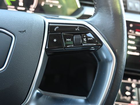 Used 2021 Audi e-tron Prestige w/ Prestige Package image 45