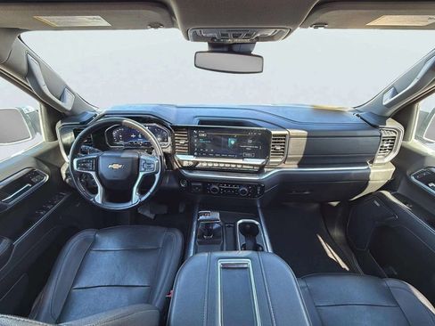 Used 2022 Chevrolet Silverado 1500 LTZ w/ LTZ Premium Package image 9