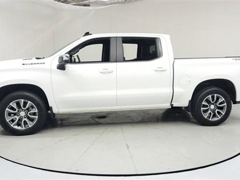 Used 2021 Chevrolet Silverado 1500 LT w/ All Star Edition Plus image 2