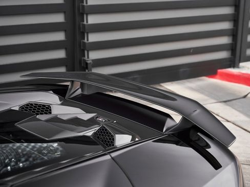 Used 2023 Lamborghini Huracan Tecnica image 9