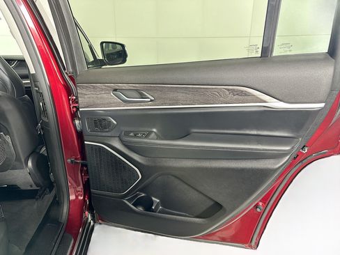 Used 2021 Jeep Grand Cherokee L Limited RWD image 33