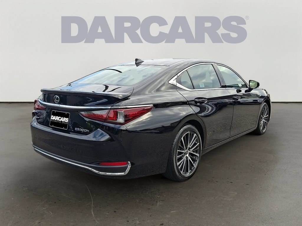 Used 2024 Lexus ES 300h w/ Premium Package FWD image 6