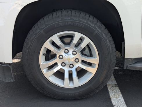 Used 2018 Chevrolet Suburban LT AWD/4WD image 26