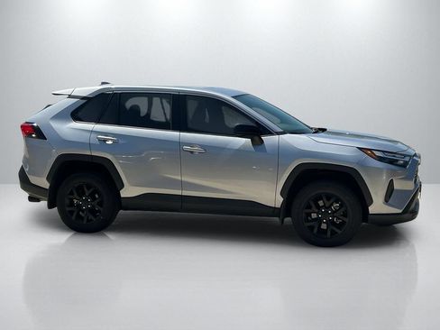 Used 2024 Toyota RAV4 LE FWD image 4