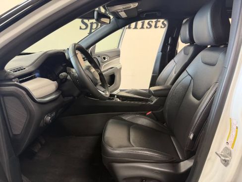 Used 2025 Jeep Compass Limited AWD/4WD image 13