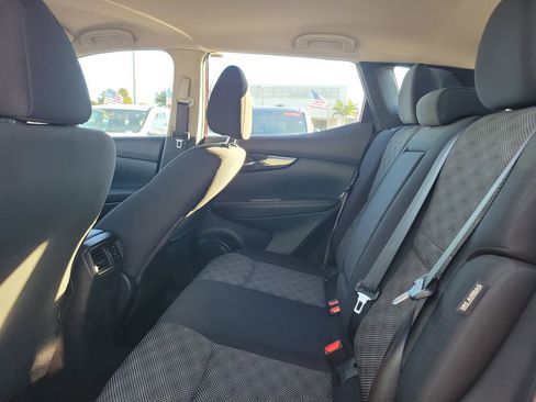 Certified 2022 Nissan Rogue Sport SV image 7