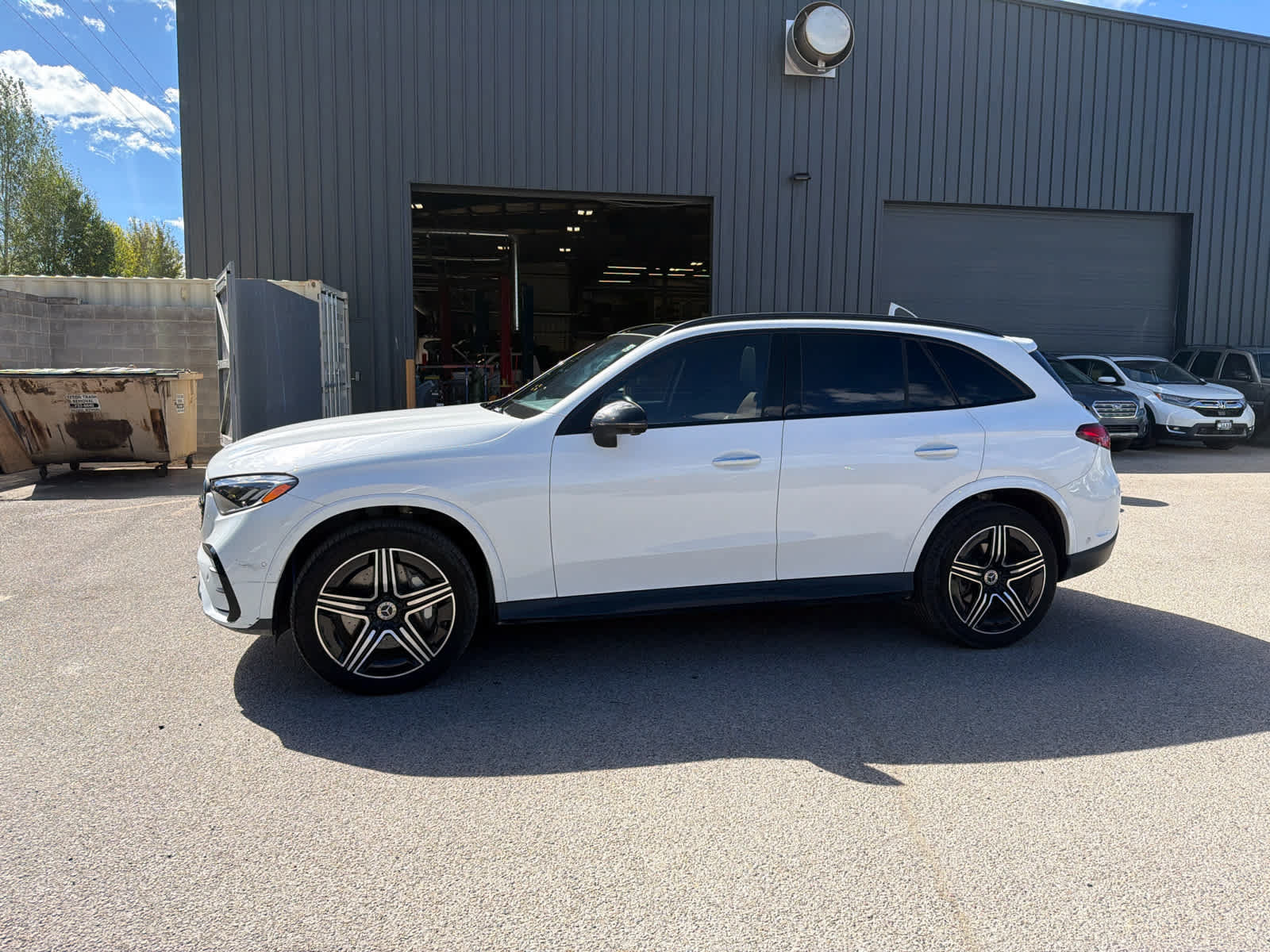 Used 2024 Mercedes-Benz GLC 300 4MATIC w/ AMG Line image 16