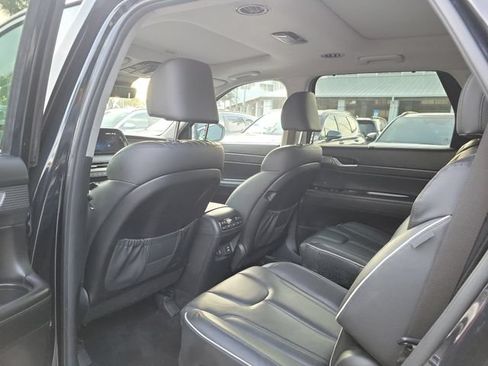 Used 2024 Hyundai Palisade Limited FWD image 7