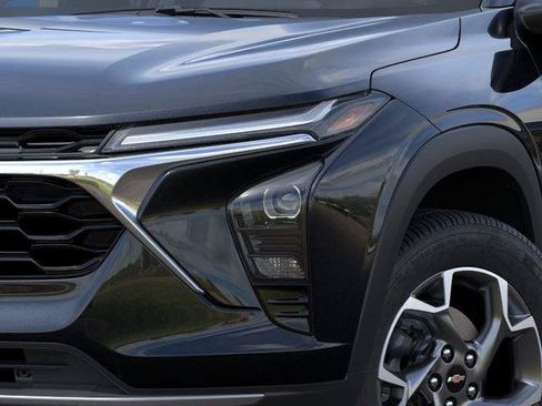 New 2026 Chevrolet Trax LT w/ LT Convenience Package FWD image 10