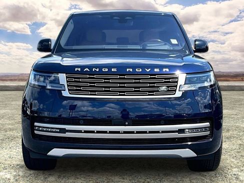 Used 2023 Land Rover Range Rover SE AWD/4WD image 2