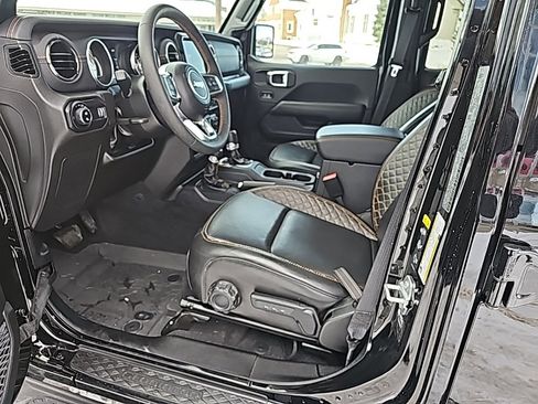 Certified 2023 Jeep Gladiator Overland image 15