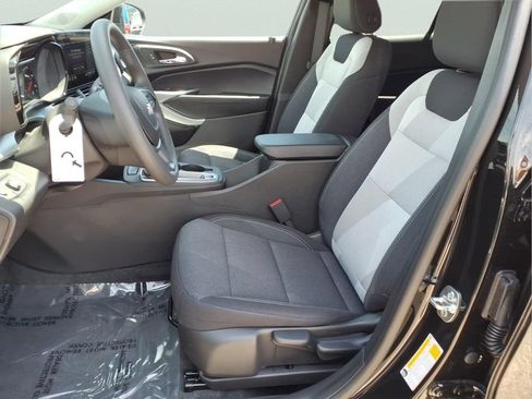 New 2026 Chevrolet Trax LS w/ LS Convenience Package FWD image 20