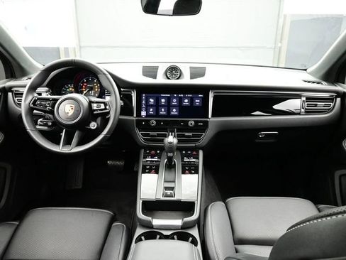 Certified 2025 Porsche Macan Turbo AWD/4WD image 20