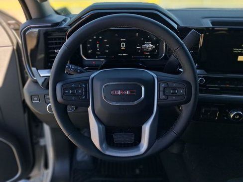 New 2026 GMC Sierra 1500 SLE w/ X31 Off-Road Package AWD/4WD image 17