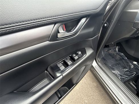 Used 2018 MAZDA CX-5 Touring image 13