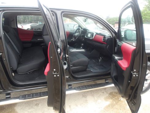 Used 2017 Toyota Tacoma SR5 image 6