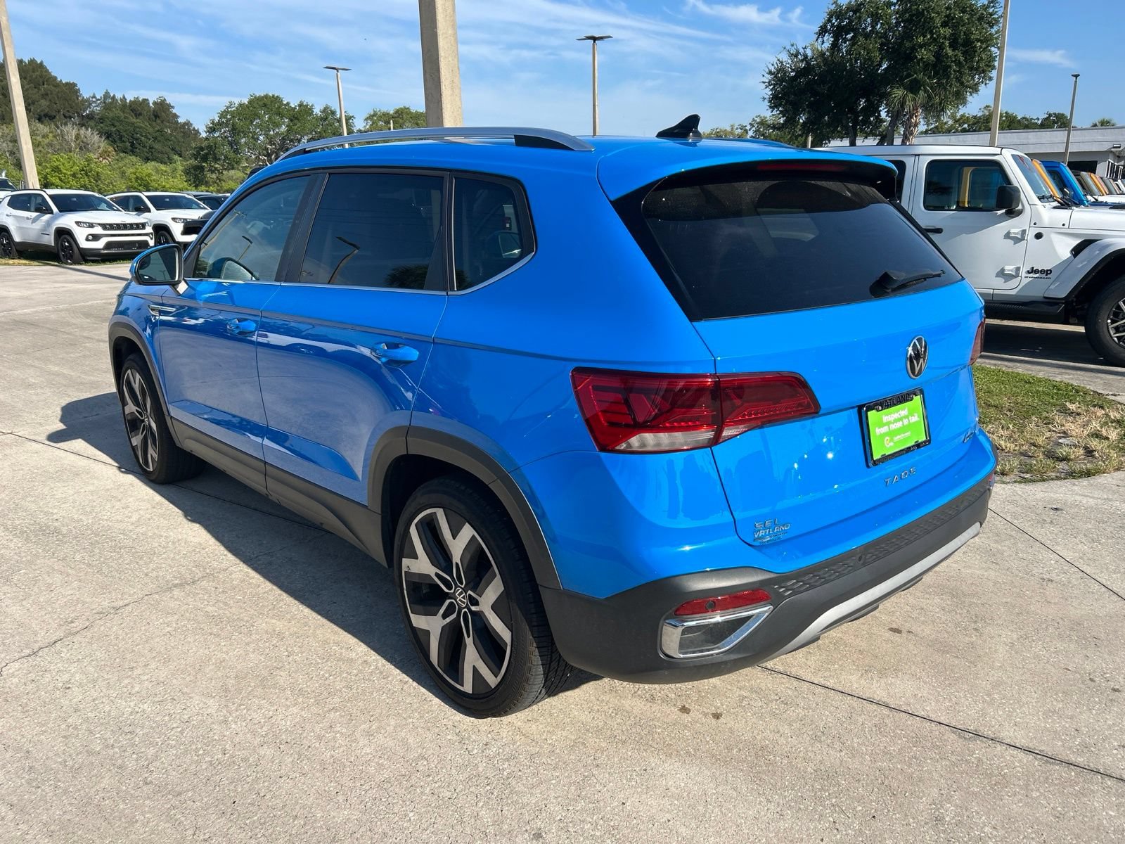 Used 2023 Volkswagen Taos SEL AWD/4WD image 3