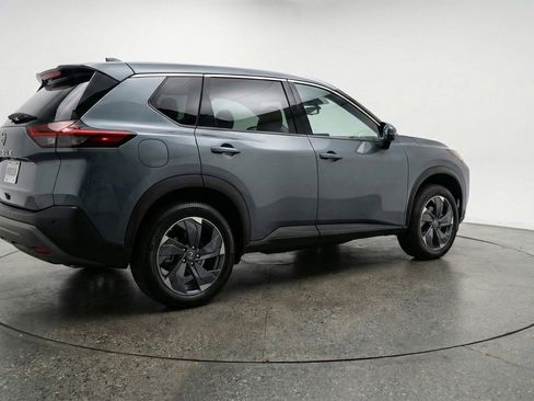 Used 2025 Nissan Rogue SV FWD image 9