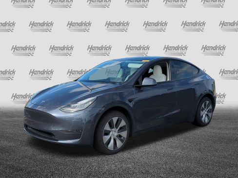 Used 2021 Tesla Model Y 2WD image 5