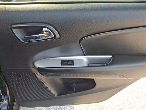 Used 2019 Dodge Journey SE w/ Premium Group FWD image 14
