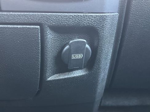 Used 2021 RAM 1500 Classic SLT image 8