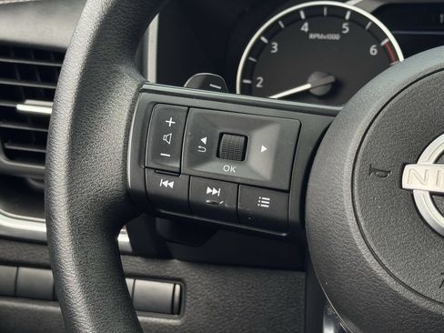 Used 2024 Nissan Rogue SV AWD/4WD image 11