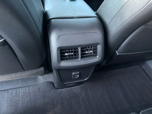 Used 2022 GMC Terrain SLT image 23