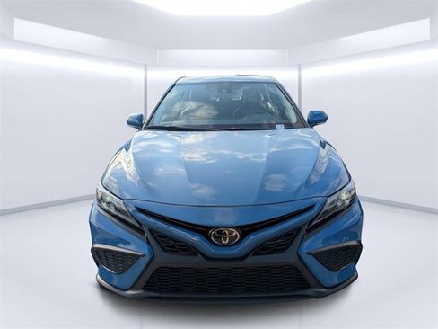 Used 2024 Toyota Camry SE image 8