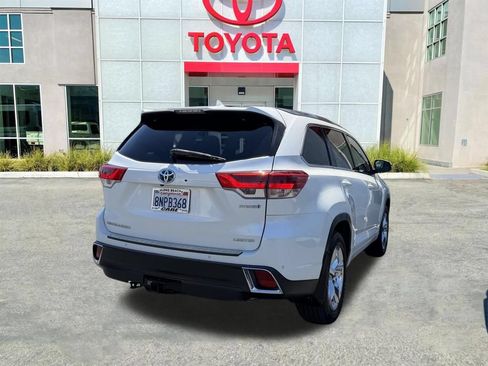 Used 2019 Toyota Highlander Limited AWD/4WD image 7