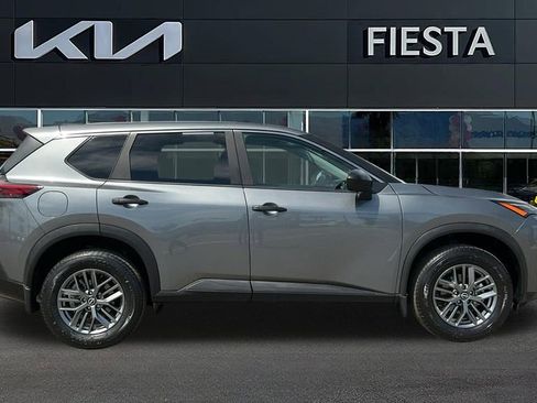 Used 2023 Nissan Rogue S image 6