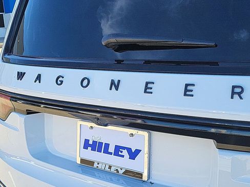 Used 2023 Jeep Wagoneer Series II image 32