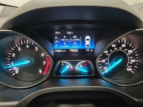 Used 2017 Ford Escape SE w/ Equipment Group 201A FWD image 18