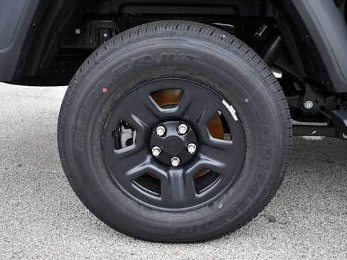 New 2026 Jeep Gladiator Sport image 7