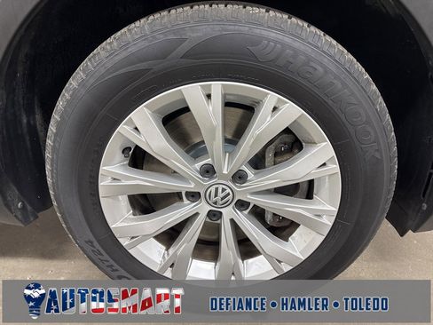 Used 2019 Volkswagen Tiguan S image 9