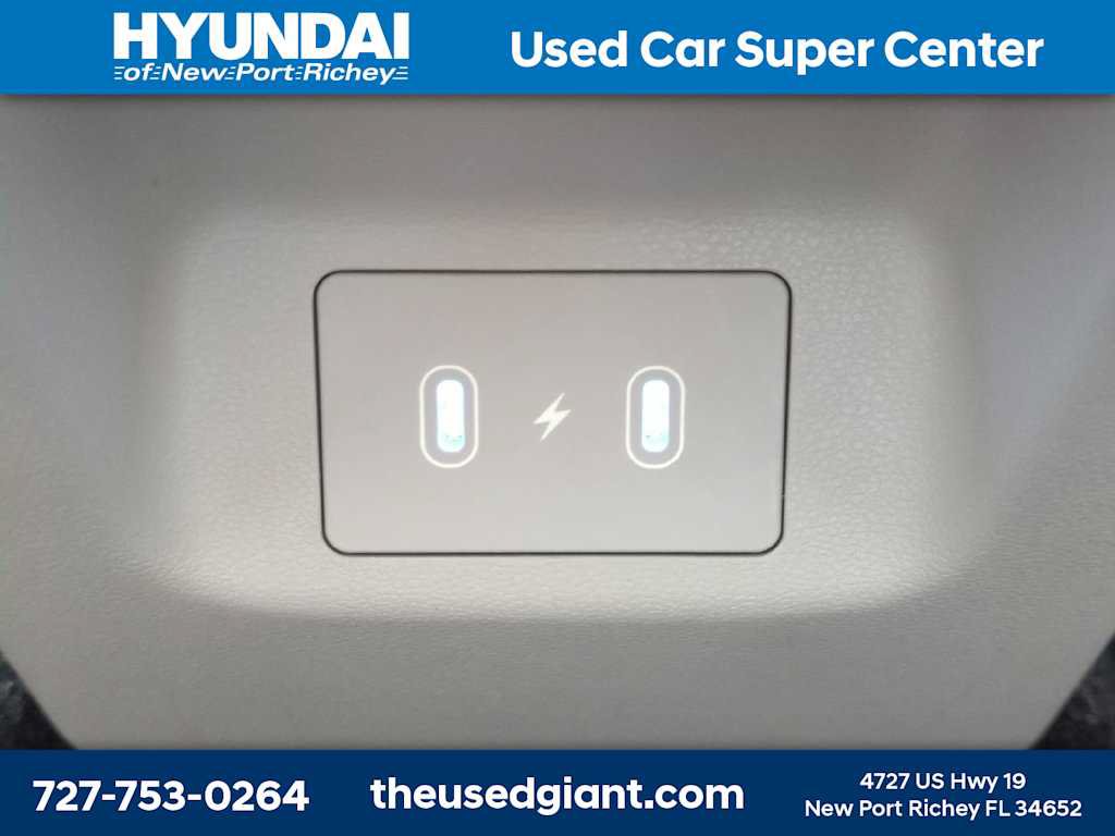 Used 2025 Hyundai Tucson Limited FWD image 16