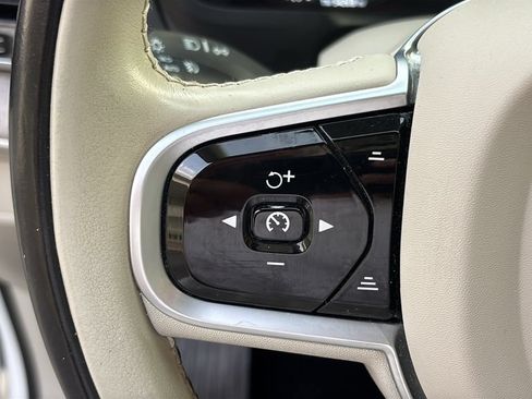 Used 2021 Volvo XC90 T6 Inscription w/ Protection Package Premier AWD/4WD image 18